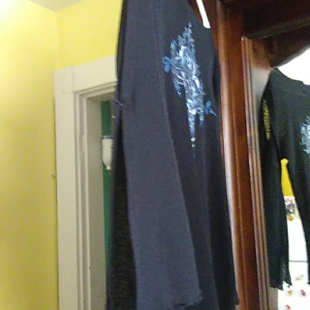 Shirt - Picture 5 of 8